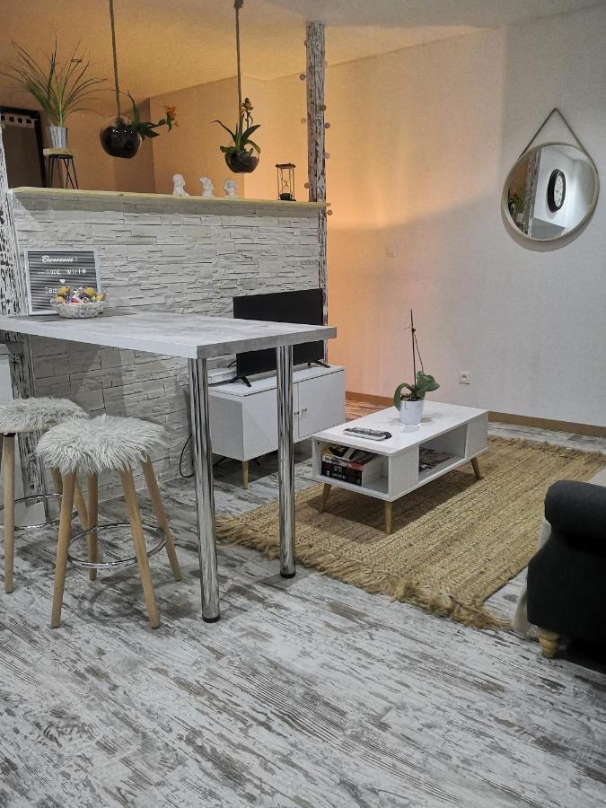 סן-קלוד Studio Zen Et Cosy, Neuf En Pleine Ville מראה חיצוני תמונה