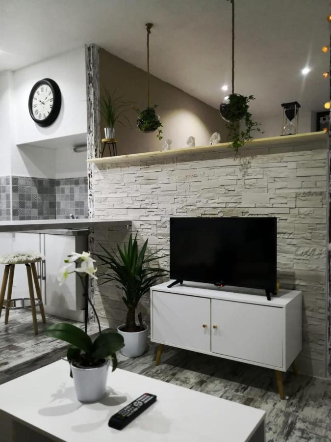 סן-קלוד Studio Zen Et Cosy, Neuf En Pleine Ville מראה חיצוני תמונה