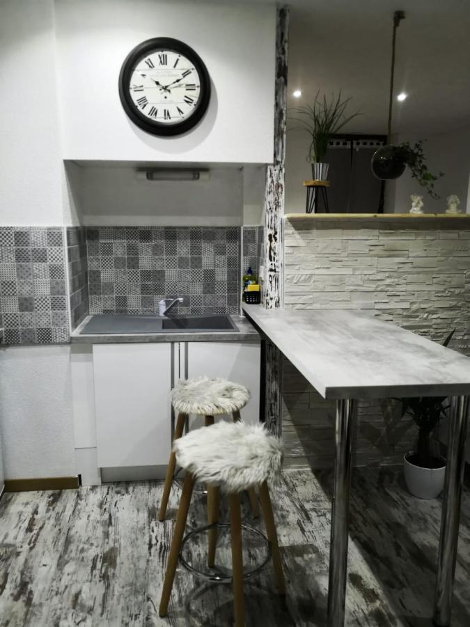 סן-קלוד Studio Zen Et Cosy, Neuf En Pleine Ville מראה חיצוני תמונה
